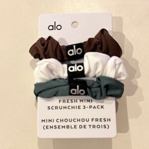 ALO Yoga Fresh Mini Scrunchie 3-Pack Set- Brownstone/White/Clover Green